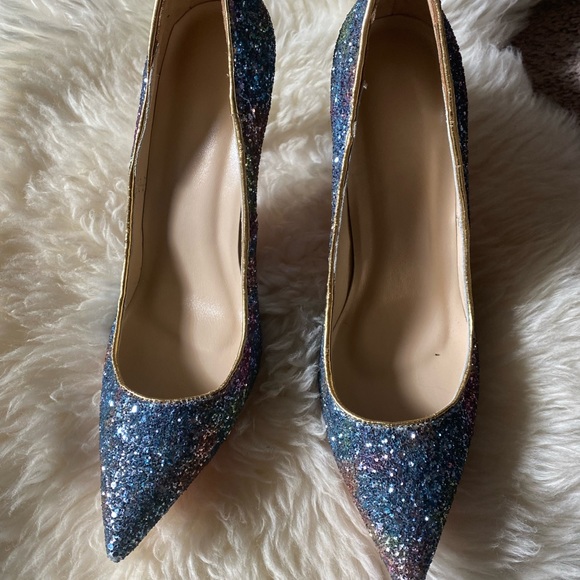 Glitter pumps with red bottoms - Picture 8 of 10